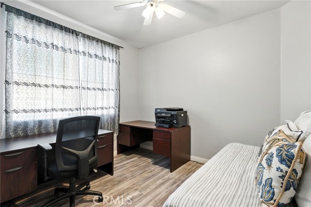 1063 Blackburn Way, Hemet CA: https://media.crmls.org/medias/cdc59183-ad1e-46de-a2c8-01969eecab7d.jpg