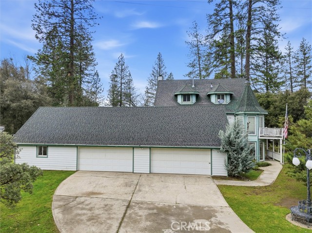 Detail Gallery Image 4 of 49 For 38076 Pine Meadow, Oakhurst,  CA 93644 - 3 Beds | 2/1 Baths
