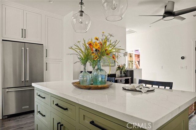 243 Manzanita Drive, Lake Arrowhead CA: https://media.crmls.org/medias/cdc61595-8f80-4262-ad60-12787f0feea8.jpg