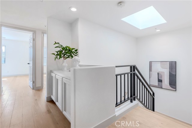 Detail Gallery Image 14 of 41 For 6913 Hannum, Culver City,  CA 90230 - 3 Beds | 3 Baths