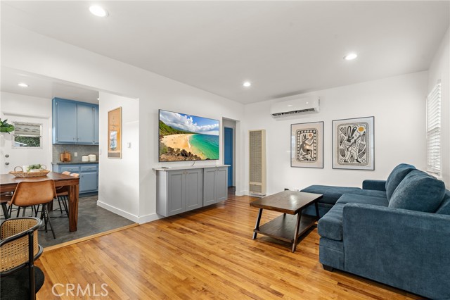 Detail Gallery Image 3 of 24 For 5027 W 135th, Hawthorne,  CA 90250 - 3 Beds | 2 Baths