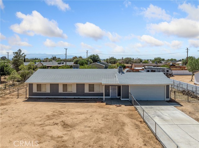 Detail Gallery Image 2 of 37 For 11070 Neola Rd, Apple Valley,  CA 92308 - 3 Beds | 2 Baths