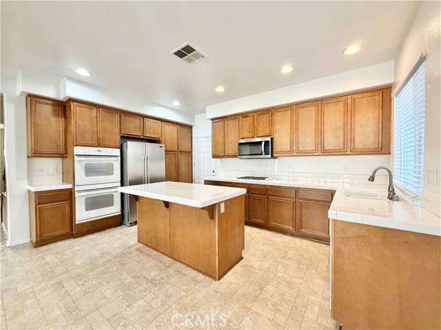 Detail Gallery Image 17 of 49 For 29751 Maxmillian Ave, Murrieta,  CA 92563 - 3 Beds | 3 Baths