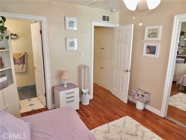 Image 30 of 43 For 6151 Wentworth