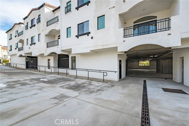 Detail Gallery Image 4 of 37 For 2340 Montrose Ave #203,  Montrose,  CA 91020 - 3 Beds | 2 Baths