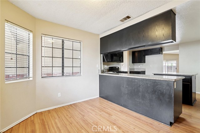 Detail Gallery Image 10 of 29 For 279 Cavendish, Hemet,  CA 92545 - 3 Beds | 2 Baths