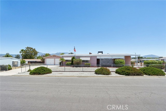 Detail Gallery Image 4 of 45 For 43740 Payne Avenue, Hemet,  CA 92544 - 2 Beds | 2 Baths