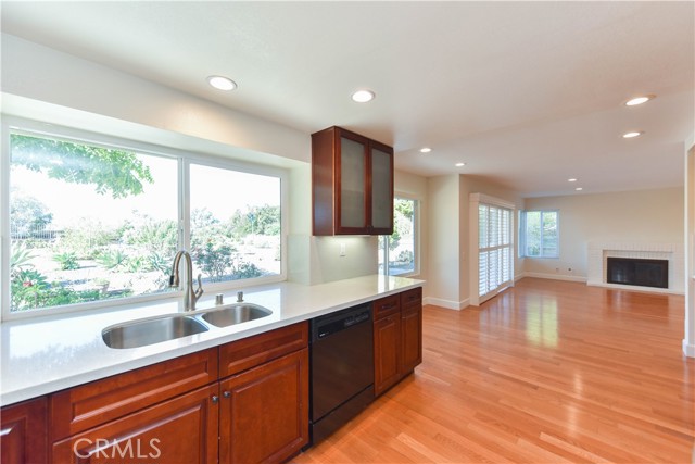 Cdcd74fe Bd45 4646 B71d 398d707421ee