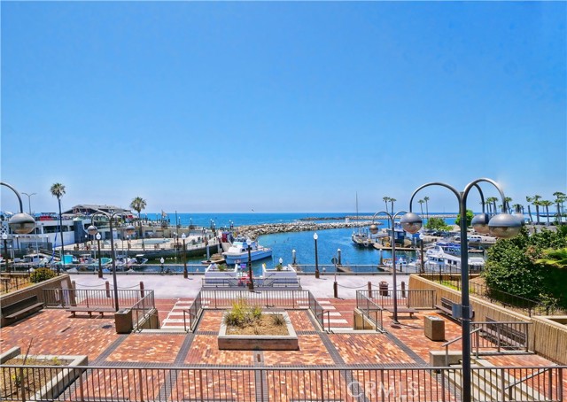 Detail Gallery Image 8 of 20 For 630 the Village #316,  Redondo Beach,  CA 90277 - 2 Beds | 2 Baths