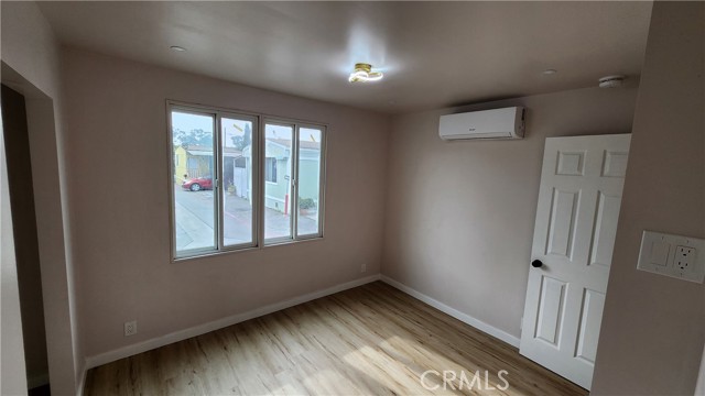 Detail Gallery Image 7 of 11 For 6665 Long Beach, Long Beach,  CA 90805 - 2 Beds | 2 Baths