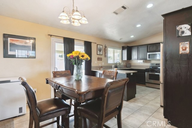Detail Gallery Image 12 of 37 For 8865 7th St, Phelan,  CA 92392 - 3 Beds | 2 Baths