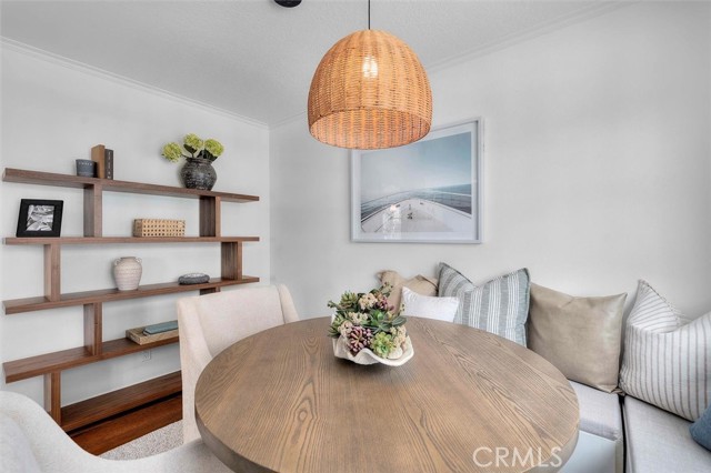 Detail Gallery Image 9 of 20 For 515 S Broadway #B,  Redondo Beach,  CA 90277 - 2 Beds | 2/1 Baths