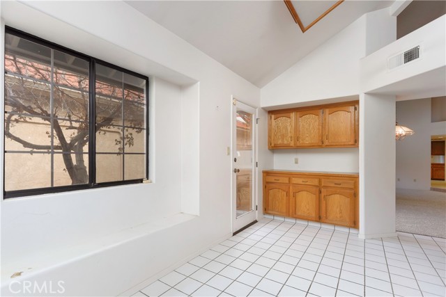 Detail Gallery Image 6 of 34 For 608 Berwick, Bakersfield,  CA 93311 - 3 Beds | 2 Baths