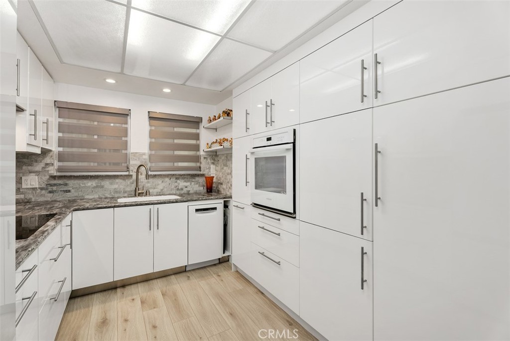 MLS #OC25275575 image #9