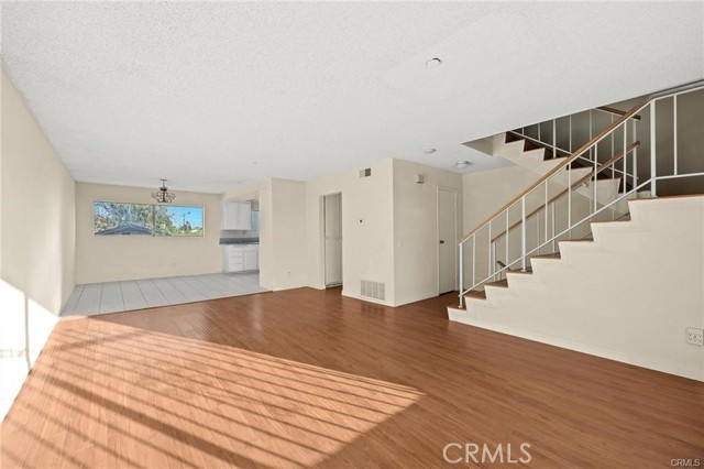 11331 Elliott Avenue, El Monte CA: https://media.crmls.org/medias/cdcfb544-af93-44ac-b800-a01cb62755ae.jpg