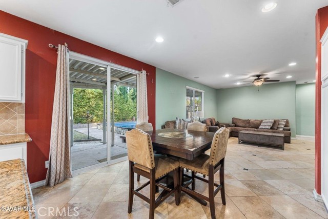 Detail Gallery Image 16 of 40 For 4103 W Avenue J3, Lancaster,  CA 93536 - 5 Beds | 3 Baths