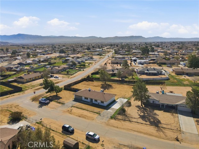 Detail Gallery Image 4 of 44 For 22267 Gayhead, Apple Valley,  CA 92307 - 3 Beds | 2 Baths