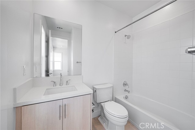 Detail Gallery Image 25 of 31 For 121 Wild Flower, Lake Forest,  CA 92630 - 5 Beds | 5 Baths