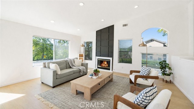 Detail Gallery Image 5 of 17 For 35 Deerborn, Aliso Viejo,  CA 92656 - 4 Beds | 2/1 Baths