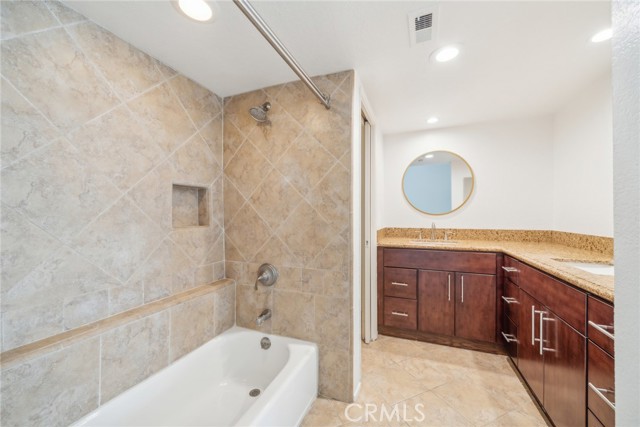 Detail Gallery Image 19 of 26 For 1526 August Ln #4,  Newport Beach,  CA 92660 - 2 Beds | 2/1 Baths