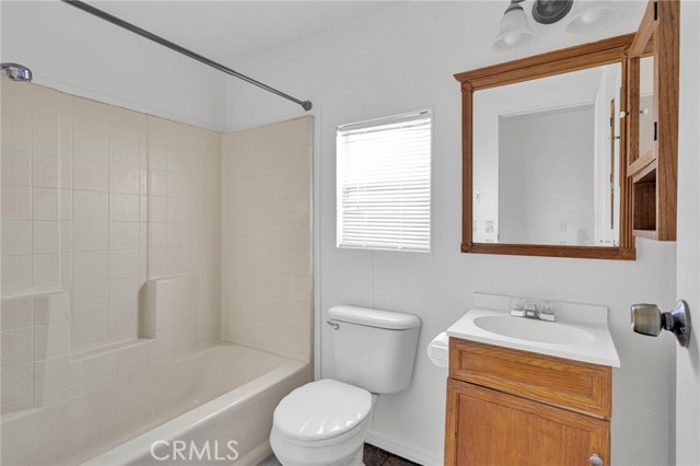 Detail Gallery Image 18 of 27 For 16473 Green Tree Bld, Victorville,  CA 92395 - 2 Beds | 2 Baths