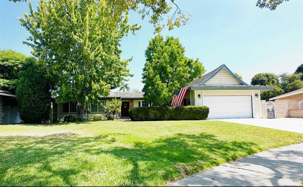 1655 Valley Lane
