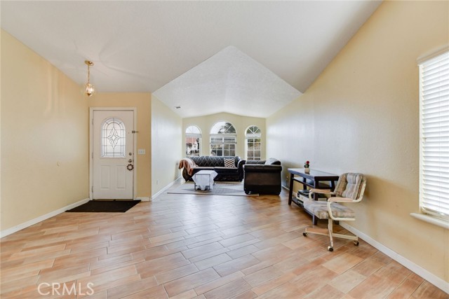 Detail Gallery Image 5 of 50 For 12794 Rain Shadow, Victorville,  CA 92395 - 3 Beds | 2 Baths