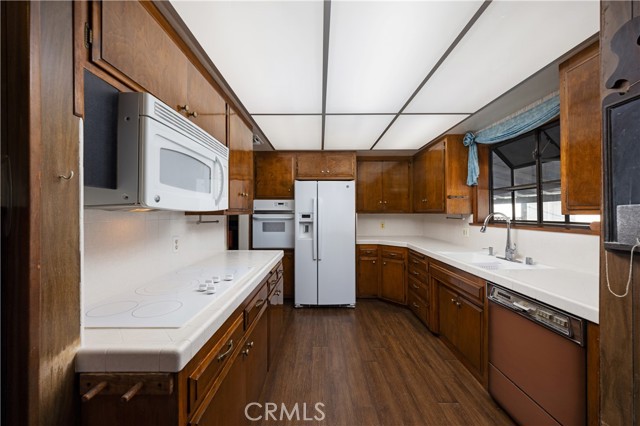 Detail Gallery Image 11 of 37 For 2900 Manhattan Ave, La Crescenta,  CA 91214 - 3 Beds | 2 Baths