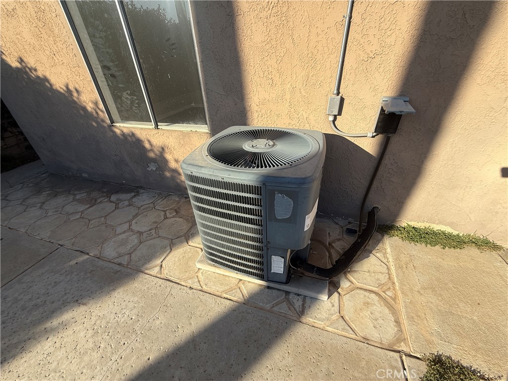 https://media.crmls.org/medias/cdd1debe-b8a3-4e20-87cd-312f80100fe4.jpg?preset=X-Large