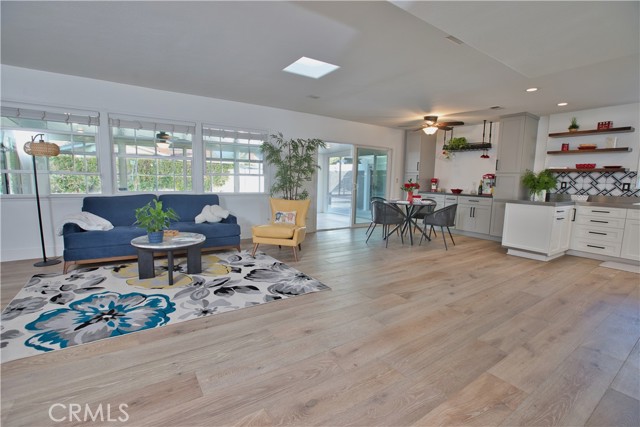 Detail Gallery Image 10 of 55 For 6091 Dundee Dr, Huntington Beach,  CA 92647 - 3 Beds | 2 Baths