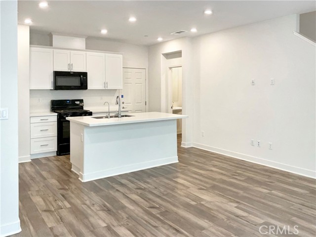 Detail Gallery Image 4 of 26 For 464 N Glenwood Ave, Rialto,  CA 92376 - 3 Beds | 2/1 Baths