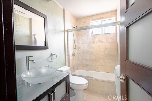 Detail Gallery Image 10 of 16 For 15024 Nordhoff #5,  North Hills,  CA 91343 - 3 Beds | 3 Baths