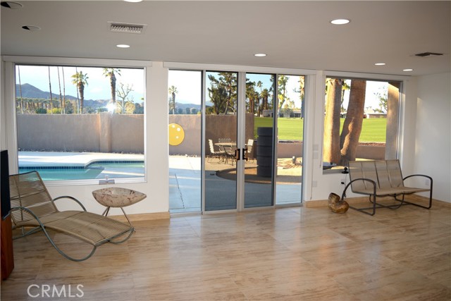 40231 Club View Drive, Rancho Mirage CA: https://media.crmls.org/medias/cdd3c7e8-566c-4f7c-a198-fa807b312b66.jpg