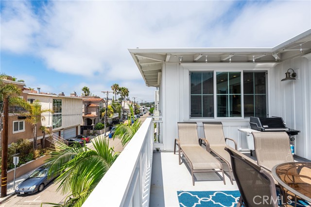 1104 Cypress Avenue, Hermosa Beach, California 90254, 3 Bedrooms Bedrooms, ,3 BathroomsBathrooms,Residential,Sold,Cypress,SB23157559