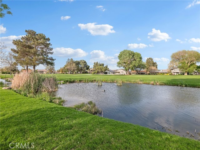 Detail Gallery Image 5 of 35 For 12885 Golf Course Dr, Victorville,  CA 92395 - 3 Beds | 3 Baths