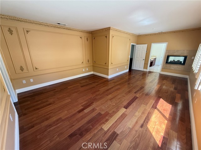 11737 Lois Court, Granada Hills CA: https://media.crmls.org/medias/cdd4f3d1-a7e8-4c05-bd4b-38bad4d8c408.jpg
