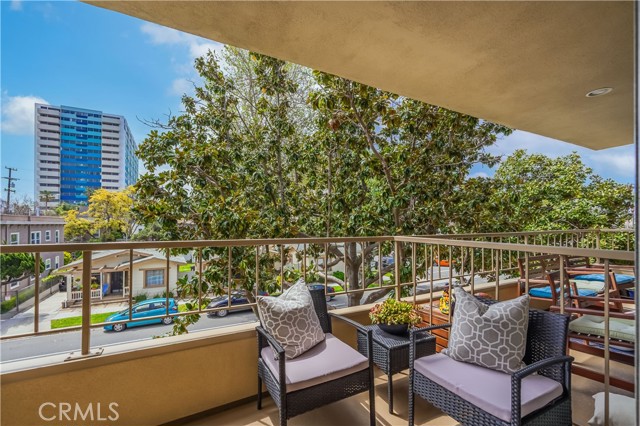 Detail Gallery Image 14 of 46 For 100 Hermosa Ave 2c,  Long Beach,  CA 90802 - 2 Beds | 2 Baths