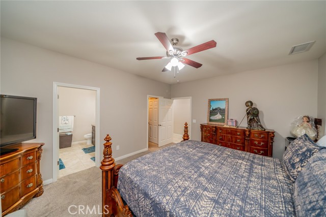 13546 Rincon Road, Apple Valley CA: https://media.crmls.org/medias/cdd62e50-c17a-4f93-b94d-e199f1133a50.jpg