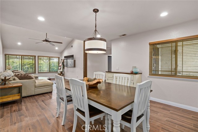 Detail Gallery Image 9 of 31 For 9879 Canada Way, Riverside,  CA 92503 - 4 Beds | 2 Baths