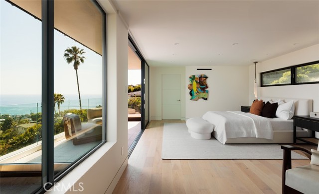 1105 Skyline Drive, Laguna Beach CA: https://media.crmls.org/medias/cdd6ecb3-71f4-4d6e-8aca-e4bf8150603d.jpg