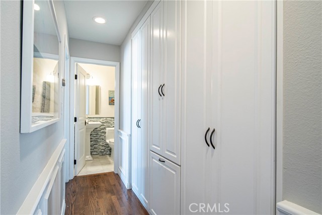 Detail Gallery Image 26 of 38 For 36 Pomona Ave, Long Beach,  CA 90803 - 3 Beds | 3 Baths