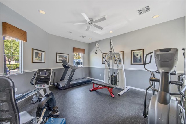 Detail Gallery Image 35 of 49 For 243 Riverdale Ct #431,  Camarillo,  CA 93010 - 3 Beds | 2/1 Baths
