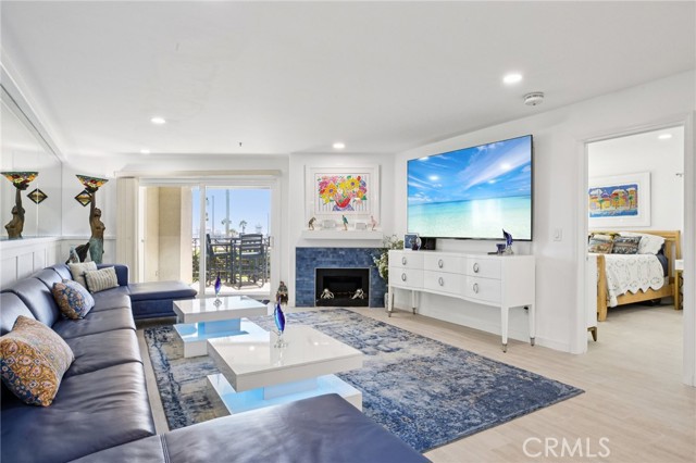 200 Pacific Coast, Huntington Beach CA: https://media.crmls.org/medias/cdd7b968-1e84-4806-990d-1cd8c9519e8e.jpg