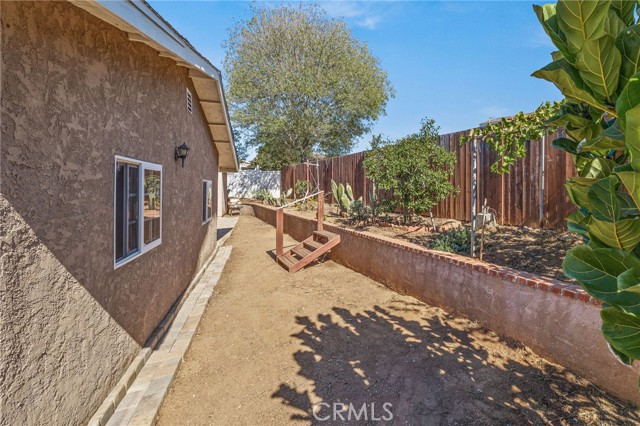 820 Cozy Court, Fallbrook CA: https://media.crmls.org/medias/cdd821d5-6473-46d9-a608-b1a4ef12409b.jpg