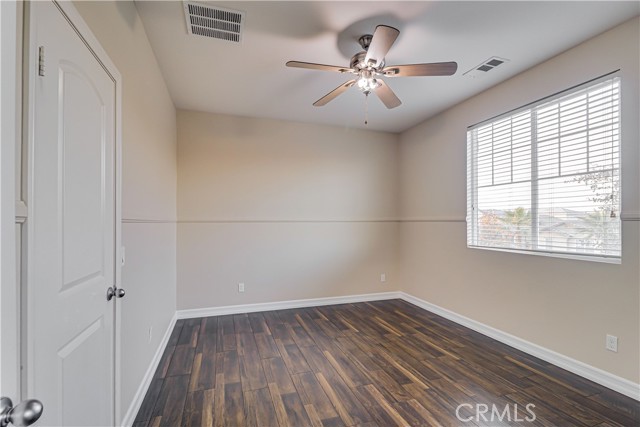 Detail Gallery Image 30 of 44 For 5005 Silvery Jewel, Bakersfield,  CA 93313 - 5 Beds | 3/1 Baths