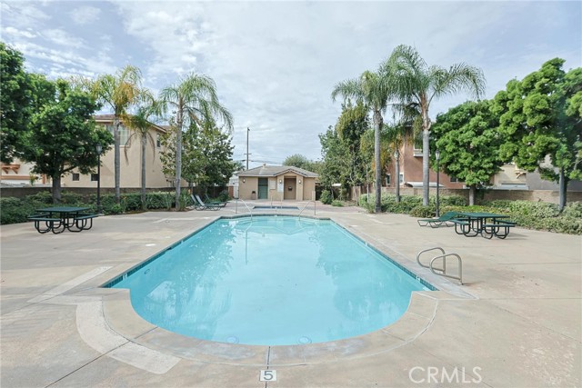 Detail Gallery Image 21 of 23 For 2062 W Blue Violet Ct, Anaheim,  CA 92801 - 3 Beds | 2/1 Baths
