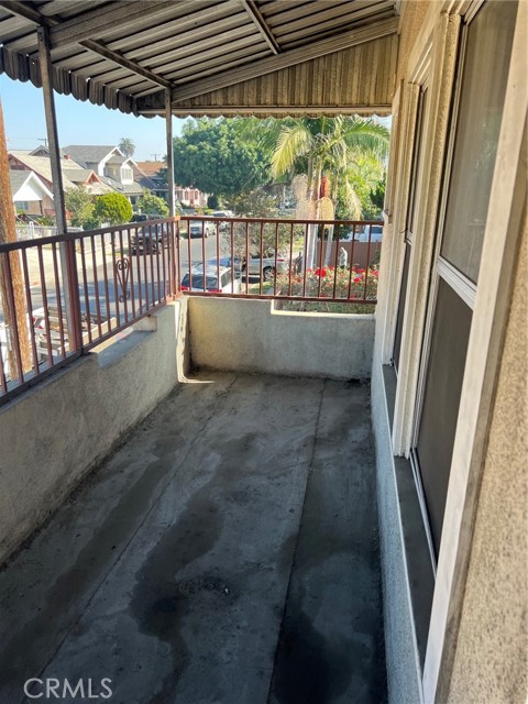 Detail Gallery Image 11 of 15 For 250 W 49th St, Los Angeles,  CA 90037 - – Beds | – Baths