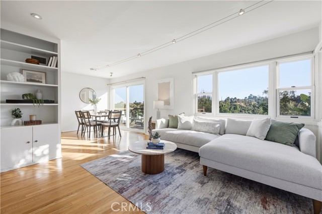 Detail Gallery Image 9 of 74 For 8615 Skyline Dr, Los Angeles,  CA 90046 - 3 Beds | 3 Baths