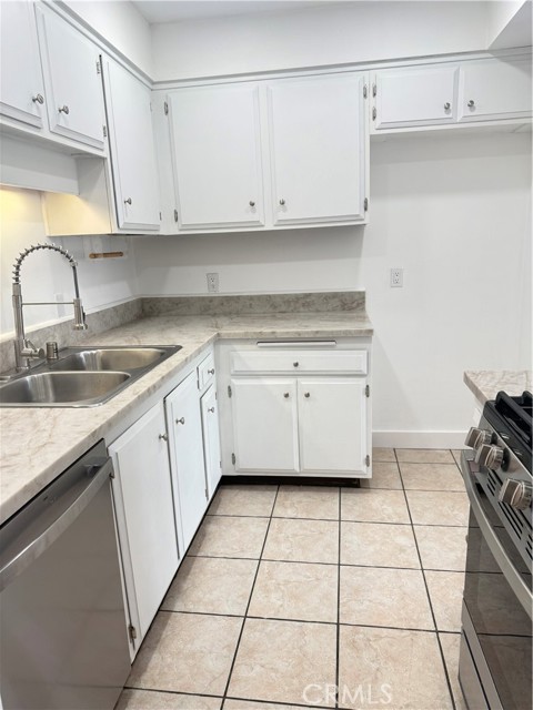 Detail Gallery Image 14 of 26 For 1765 W Glenoaks, Anaheim,  CA 92801 - 2 Beds | 1 Baths