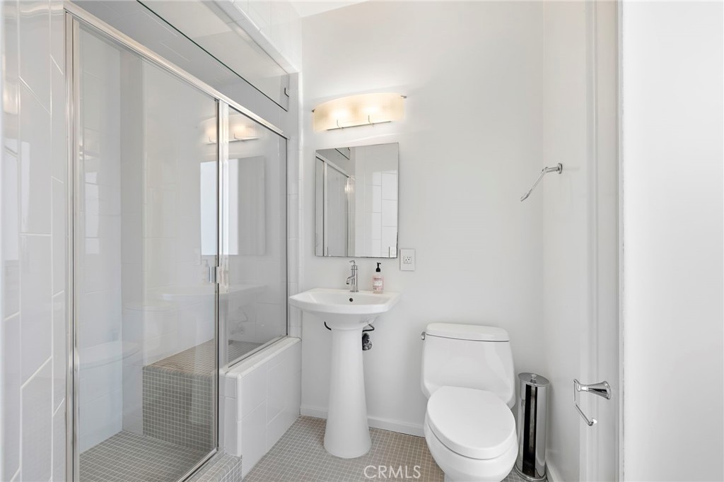 https://media.crmls.org/medias/cdd9ed24-6db1-4779-915d-435f95053150.jpg?preset=X-Large